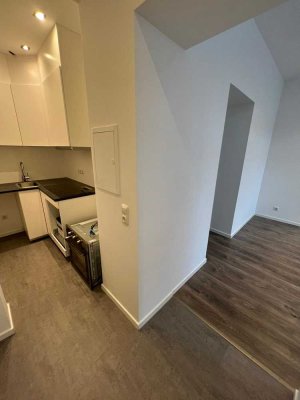 exklusive 2-Zimmer-EG-Wohnung mit Einbauküche und Balkon in Düsseldorf