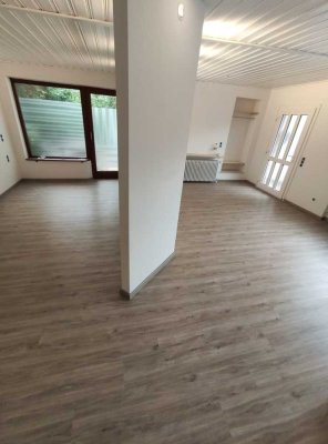 HÜBSCHE großzügige MODERNE 1-Zimmer-Wohnung mit ca.40m²,EG,TRUDERING-Zehntfeldstraße