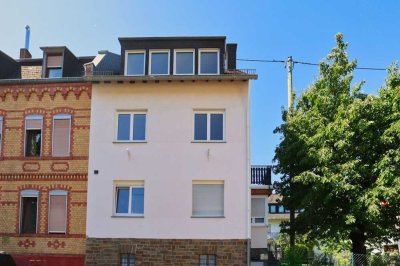 Berufspendler aufgepasst! Möblierte 2-ZKB Wohnung mit Terrasse in Koblenz-Niederberg