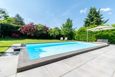 Luxuriöses Zuhause mit traumhaftem Garten und Swimmingpool in bester Lage von Marl