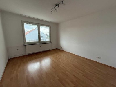 Schöne 2,5-Zimmer Wohnung mit Balkon