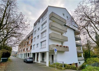 Modernisierte 2-Raum-Wohnung mit Balkon in Neuss (Rhein-Kreis)