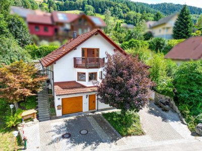 Schönes Einfamilienhaus in Hanglage und Südterrasse