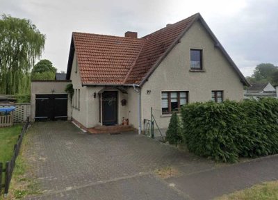 Freistehendes Einfamilienhaus mit Garten und Kamin in zentraler, ruhiger Lage von Pritzwalk