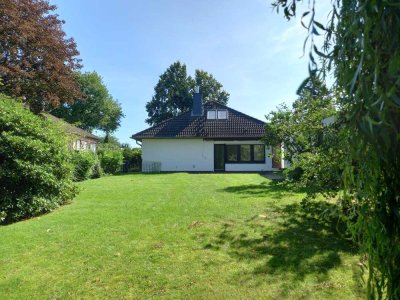 Saniertes Bungalow-Juwel mit großem Garten und moderner Ausstattung