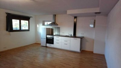 Single-Wohnung mit Echtholz-Parkettboden im sonnigen Wohngebiet Weiler/Schafhausen