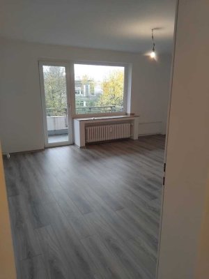 Traumhaft schöne komplett sanierte 3 Zimmer Wohnung mit Balkon in Duisburg zu vermieten!!!