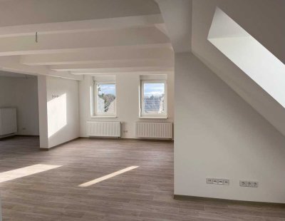 schöne 2 Zimmerwohnung mit Balkon