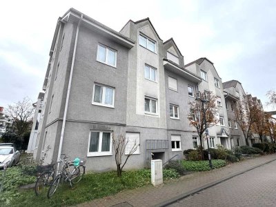 Schöne 2-Zimmer-Wohnung mit EBK, Terrasse und TG-Stellplatz