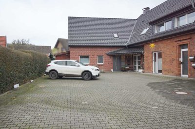 Stilvolles Zweifamilienhaus mit Charme und Potenzial