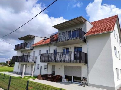 Helle und freundliche Neubau 3-Zimmer-Wohnung im Dachgeschoss mit Balkon in Memmingen/Steinheim