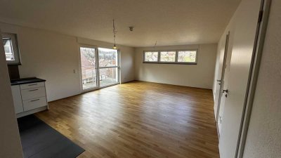 Stilvolle 2-Zimmer-Wohnung mit traumhaftem Blick über Altensteig & Balkon