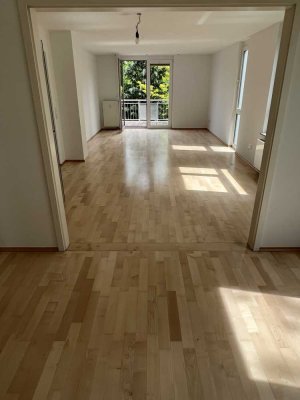 Luxeriöse Wohnung, 4/5 Zimmer, 2 Balkone, zentral gelegen Hennef