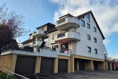 Sehr gepflegte Wohnung mit Balkon und Garage in gefragter Lage