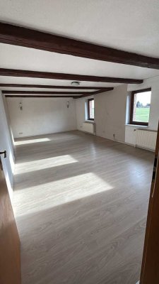 Schöne 4-Zimmer-Wohnung in Sierße mit Garage und Garten