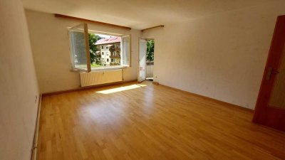 Sehr helle 3 Zimmer- Wohnung mit Blick auf Hohenurach