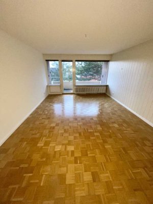 Vollständig renovierte 3 Zimmer Wohnung mit sonnigem Balkon ab sofort