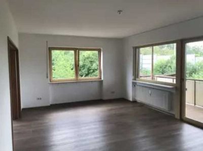 Ansprechende gepflegte 4-Zimmer-Wohnung mit Balkon in Hösbach