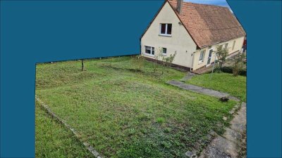 frei stehendes Einfamilienhaus mit 3 Garagen und großem Garten bzw. Baugrundstück in GN/Roth