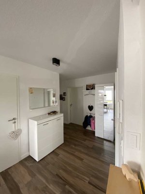 3-Zimmer EG Wohnung mit Garage und Einbauküche