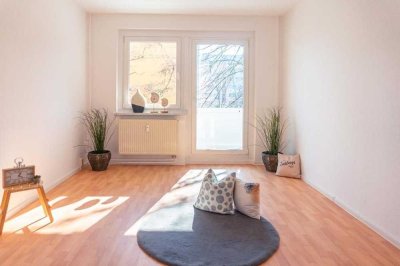 1-Raum-Wohnung mit Einbauküche und Balkon