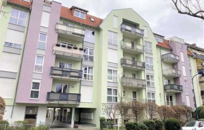 Stilvolle, geräumige 2-Zimmer-Wohnung mit Balkon in Offenbach