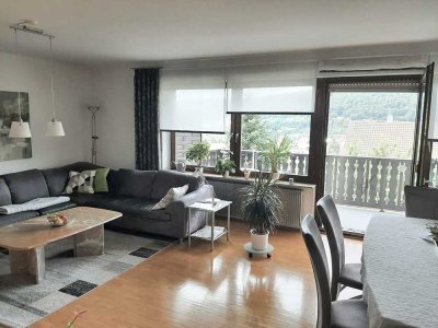 Helle, ruhige 4-Zimmer-Wohnung (106 qm) in Bad Brückenau mit Einbauküche, Balkon und Garten