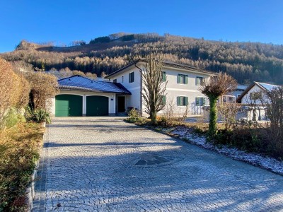 Einfamilienhaus in Top Lage mit großem Grund und Pool