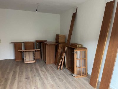 Exklusive 3-Raum-Wohnung (teilmöbliert) mit zwei Balkon in Köln Weiden