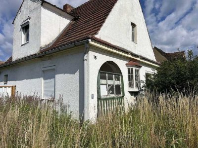 Stark Sanierungsbedürftiges Einfamilienhaus in Calau