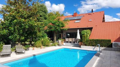 PROVISIONSFREI! Traumhaus mit Pool und mediterranem Garten - 2020 energetisch saniert / modernisiert