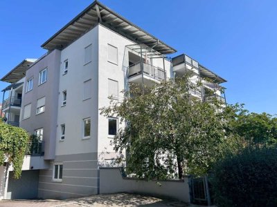 Lichtdurchflutete 3-Zimmer-Wohnung mit Südbalkon, West-Terrasse und TG-Stellplatz in Plochingen