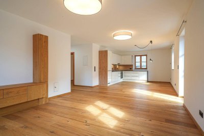 SCHARNITZ - MODERNE 3-ZIMMERWOHNUNG MIT BALKON UND TERRASSE ZU VERMIETEN