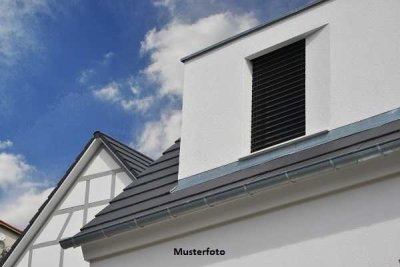 2-Familienhaus mit Garage