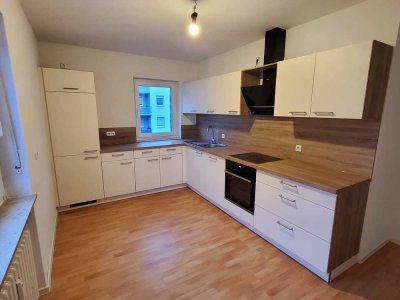 Attraktive und neuwertige 3-Raum-Wohnung mit EBK in Dittelbrunn