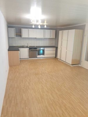 Schöne und modernisierte 3-Zimmer-Wohnung mit Balkon und EBK in Bad Kreuznach (Kreis)