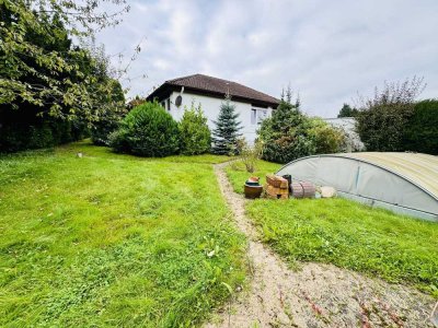 Winkelbungalow mit 1.800m² Grundstück - bebaubare Fläche vorhanden!