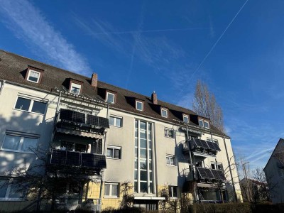 Einziehen und wohl fühlen:  3-Zi-DG-Whg plus 9 qm DG-Zi und Balkon