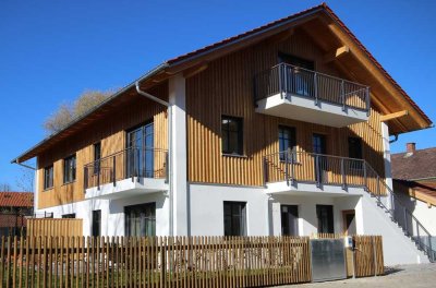 Stilvolle, neuwertige 3-Raum-Maisonette-Wohnung mit Balkon in Oberhaching