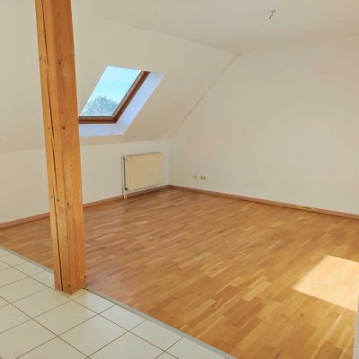 Attraktive 3-Zimmer-Dachgeschosswohnung mit Balkon und Einbauküche in Obernkirchen