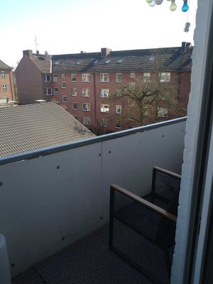 Kiel: Modernisierte, gepflegte  3 Zimmer Eigentumswohnung im 3.0G mit Balkon = Jetzt Reserviert !