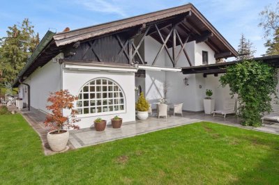 Ensemblevilla mit elegantem Outdoor Bereich