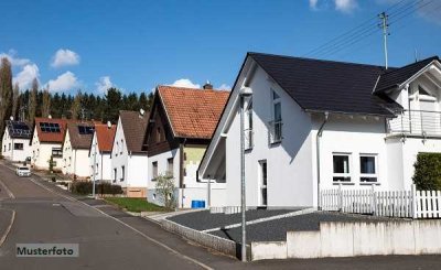 Einfamilien-Doppelhaushälfte, Terrasse und Garten