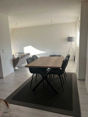 Attraktive / Helle 3,5-Zimmer-Dachgeschosswohnung in Mülheim Winkhausen