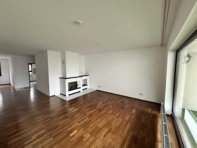 Sie suchen eine große, attraktive und sehr gepflegte  3,5 Zimmer Wohnung in Idstein? Bitteschön!!!