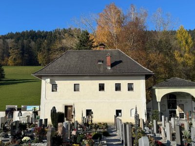 Das Haus an der Friedhofsmauer in Viechtwang!