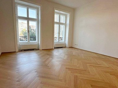 SALZTORGASSE, ERSTBEZUG, 58 m2 Altbauwohnung, Wohnküche, 1 Zimmer, Duschbad, Parketten, 1. Liftstock