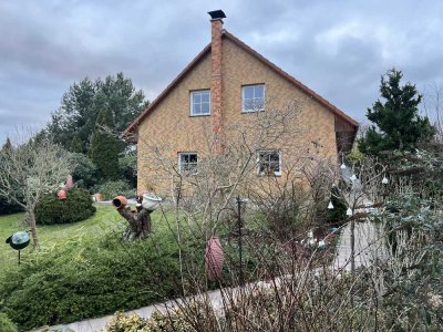 Bruchmühle (Altlandsberg): Stilvolles EFH mit traumhaften Garten & Wintergarten in ruhiger Lage!