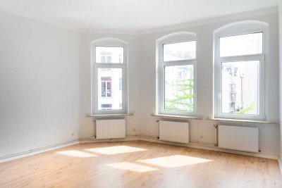 Oststadt Nähe Lister Meile: 4-Zimmer-Altbauwohnung mit Balkon in Toplage von Hannover.