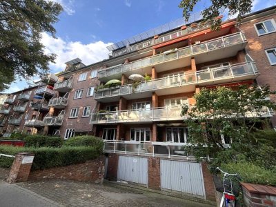 Dachgeschosswohnung in Hamburg Hoheluft 
– Stilvolles Wohnen über den Dächern der Stadt –